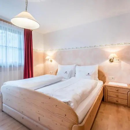 Haus Zur Vogelweide App 3 * Dobbiaco
